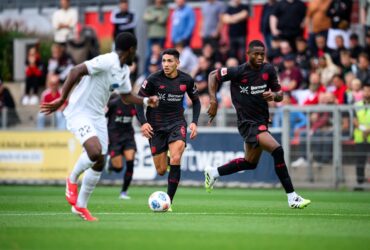 Bayer Leverkusen x Eintracht Frankfurt: onde assistir, escalações e tudo sobre o duelo da Bundesliga. Imagem: Divulgação Bayer Leverkusen