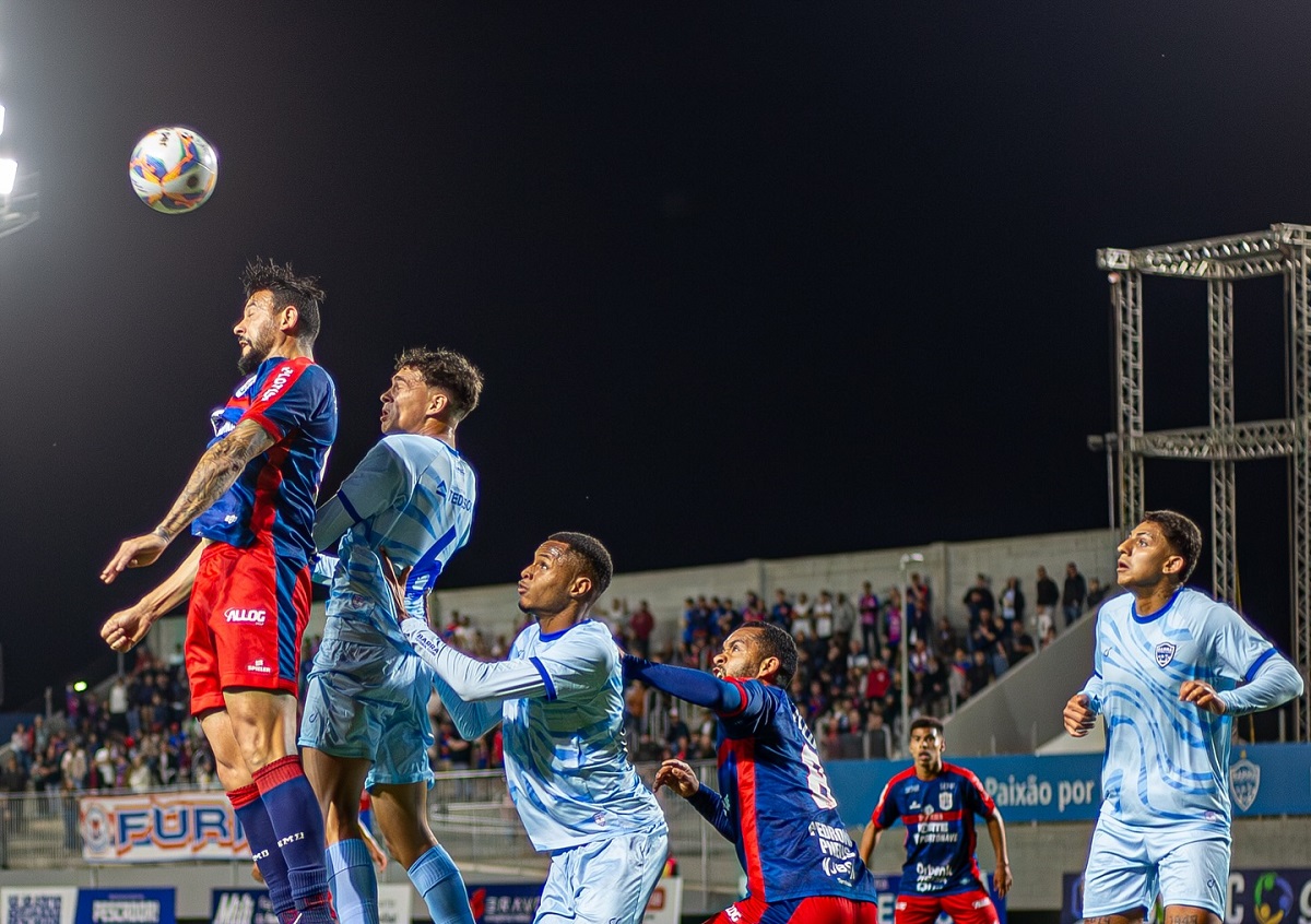 Marcílio Dias x Figueirense: onde assistir, prováveis escalações e informações da Copa Santa Catarina. Imagem: Divulgação Marcílio Dias