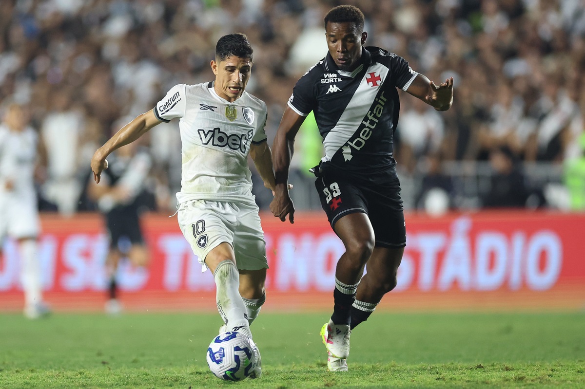 Botafogo x Vasco: onde assistir, escalações e tudo sobre o clássico que decide vaga na semifinal da Copa do Brasil. Imagem: Vitor Silva/BFR