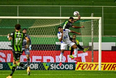 Lance de América-MG x Avaí. Imagem: Mourão Panda/América-MG