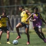 Atlético-MG x Santos: onde assistir, escalações e detalhes do jogo do Brasileirão 2025. Imagem: Pedro Souza/Atlético