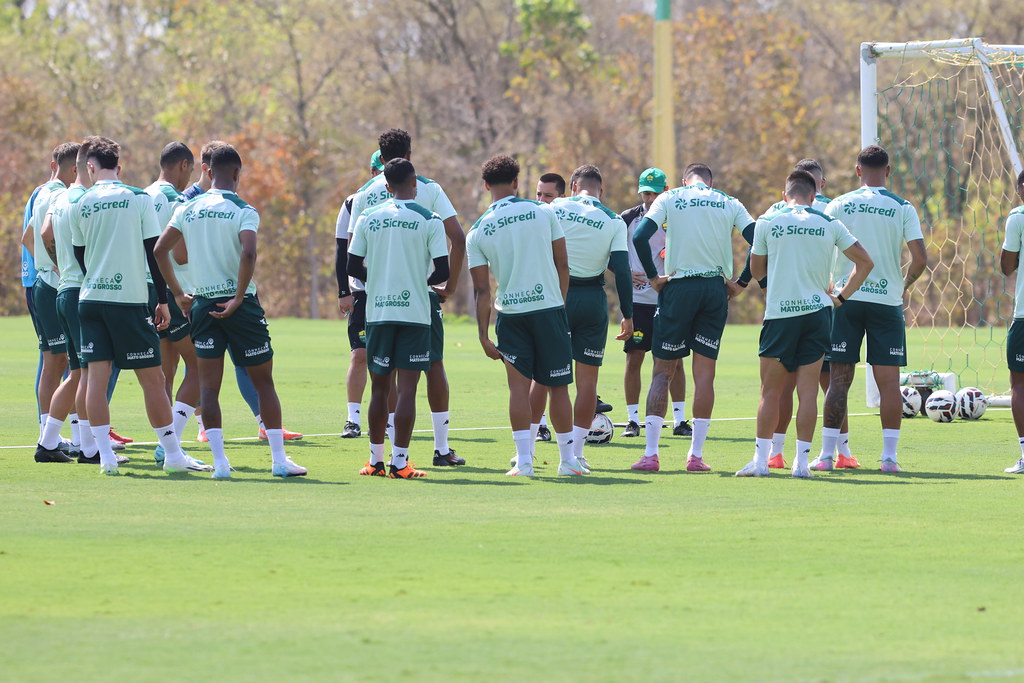 Operário x Cuiabá: onde assistir, escalações e detalhes do jogo da Série B 2025. Imagem: AssCom Dourado