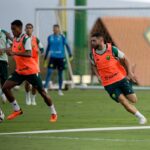 Cuiabá x Chapecoense: onde assistir, escalações e tudo sobre o duelo pelo G-4 da Série B. Imagem: AssCom Dourado