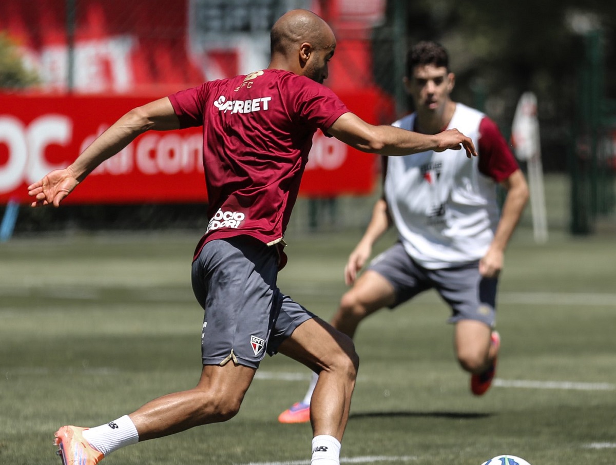 São Paulo x Ceará: onde assistir, prováveis escalações e tudo sobre o duelo no Morumbis pelo Brasileirão. Imagem: SPFC