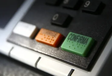 Bolsonaro fica inelegível por oito anos após decisão do STF