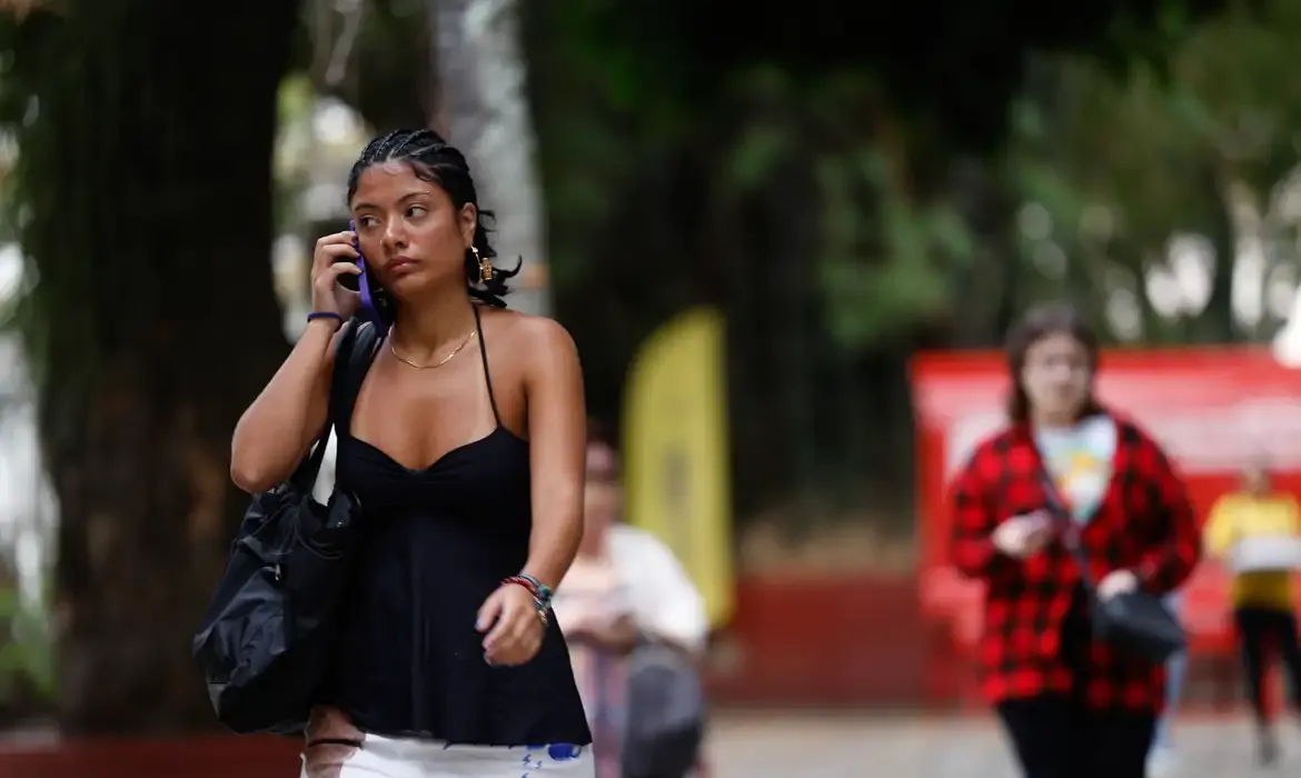 Feira de Empregabilidade 2025 oferece mais de 8 mil vagas para jovens