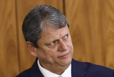 Moraes solicita parecer da PGR sobre investigação de Tarcísio