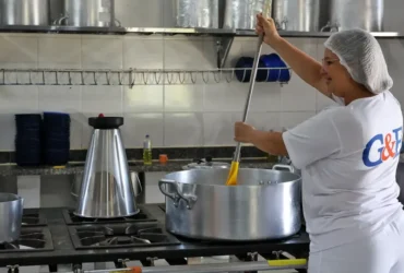 Ceará aprova lei que zera ultraprocessados na merenda escolar até 2027