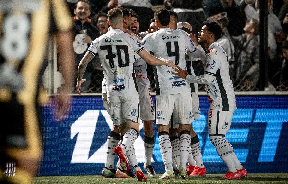 Athletico x Operário: onde assistir, escalações e tudo sobre o duelo decisivo da Série B. Imagem: @andreoito • OFEC Athletico x Operário: onde assistir, escalações e tudo sobre o duelo decisivo da Série B. Imagem: @andreoito • OFEC