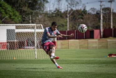 Vila Nova x Athletic Club: Onde assistir ao vivo, escalações e detalhes da Série B. Imagem: @betocorreaphoto