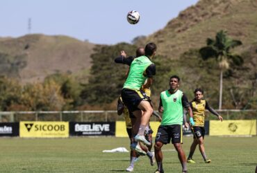 Volta Redonda x Criciúma: onde assistir ao vivo, escalações e análise da Série B. Imagem: @ecacrescimos COMKT-VRFC