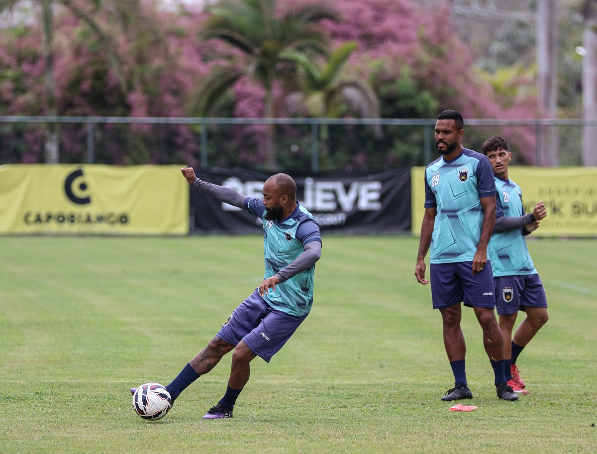Amazonas x Volta Redonda: onde assistir ao vivo, escalações e tudo sobre o jogo da Série B. Imagem: @ecacrescimos