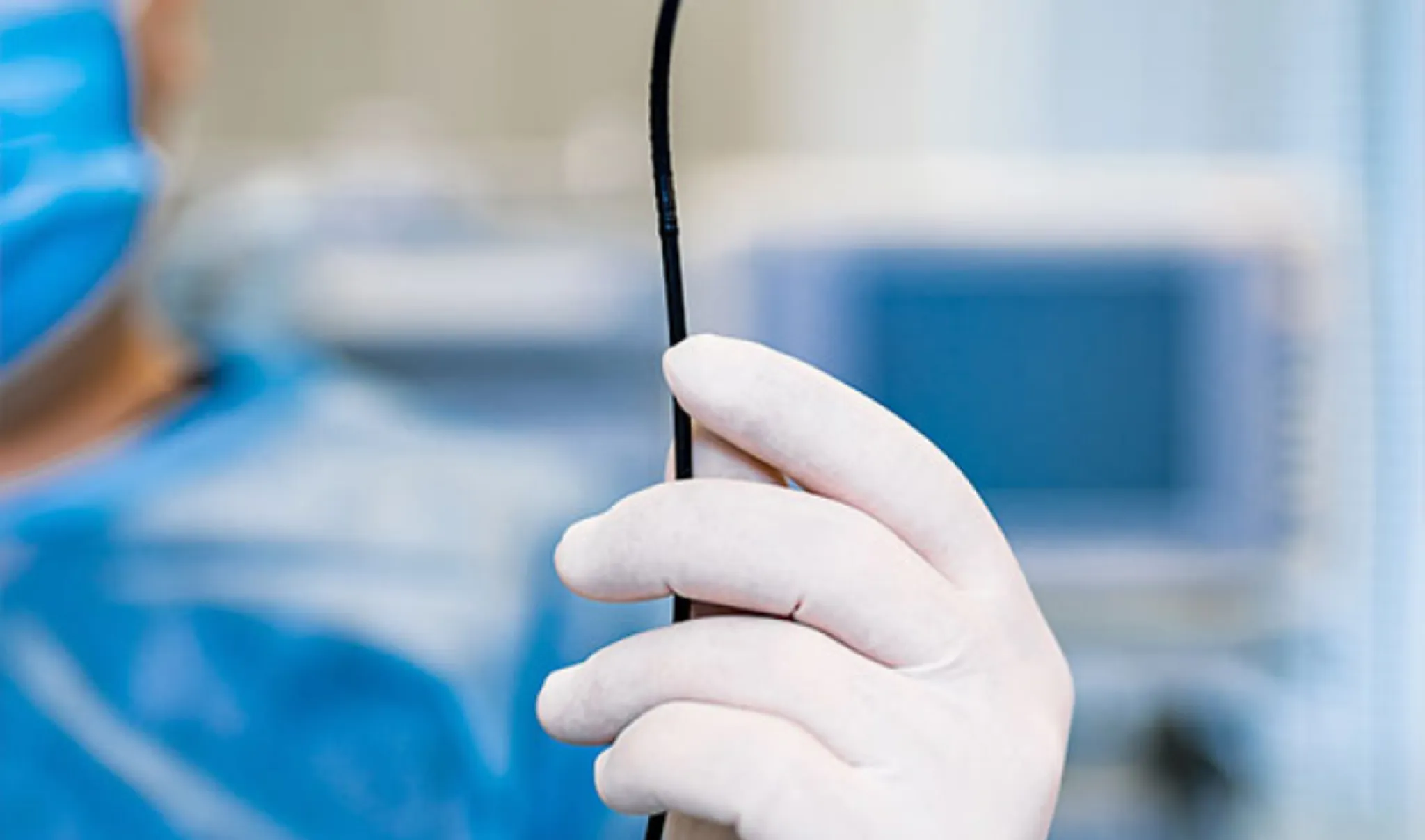 A colonoscopia exige jejum e preparo intestinal para maior precisão.