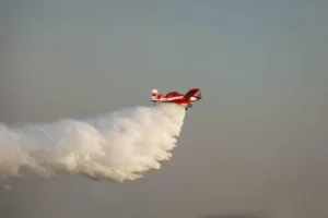Aeronaves lançam milhões de litros de água em combate a incêndios florestais em Mato Grosso
