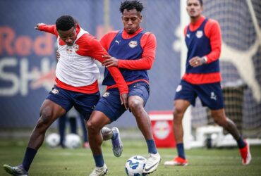 Red Bull Bragantino x Santos: Onde assistir, escalações e tudo sobre o jogo do Brasileirão 2025. Imagem: Ari Ferreira RedBullBragantino
