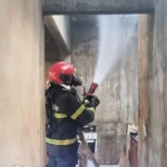 Bombeiros de Mato Grosso controlam incêndio residencial em Sinop rapidamente