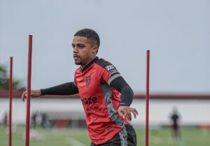 Atlético-GO x América-MG: Onde assistir ao vivo, escalações e tudo sobre o duelo da Série B. Imagem: Bruno Corsino/Atlético GO