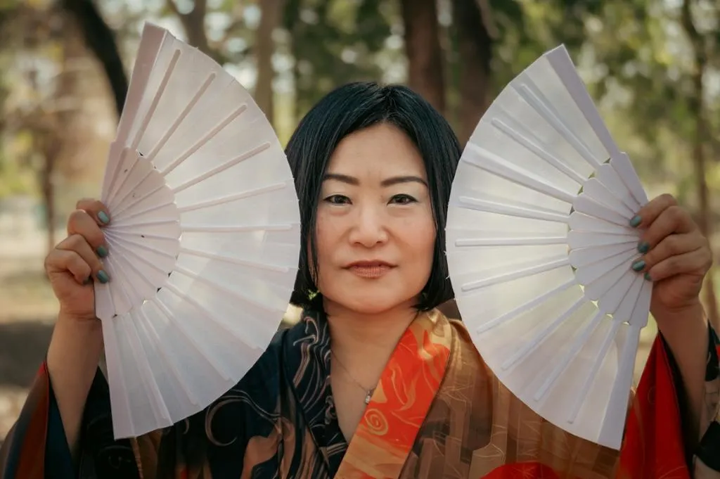 Akane Canta Mundo leva músicas de diversos países a Mato Grosso