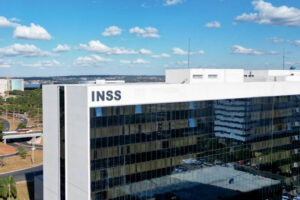 INSS devolve R$ 1,29 bilhão a aposentados após descontos indevidos