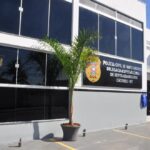 Mãe é presa em Cáceres (MT) por jogar água quente no filho de 10 anos