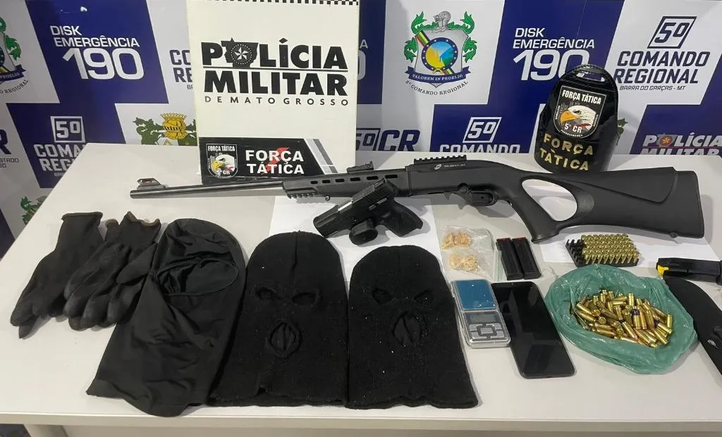 Força Tática apreende armas e drogas em operação em Barra do Garças