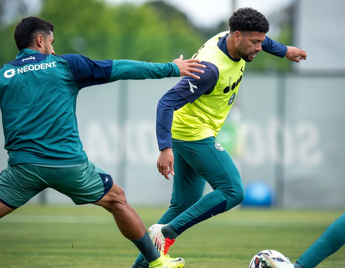Avaí x Coritiba: duelo na Ressacada promete emoção na Série B – onde assistir e prováveis escalações. Imagem: JP Pacheco Coritiba Avaí x Coritiba: duelo na Ressacada promete emoção na Série B – onde assistir e prováveis escalações. Imagem: JP Pacheco Coritiba