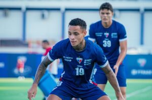 Fortaleza x Vitória: onde assistir, escalações e tudo sobre o duelo pela 23ª rodada do Brasileirão. Imagem: Mateus Lotif FEC