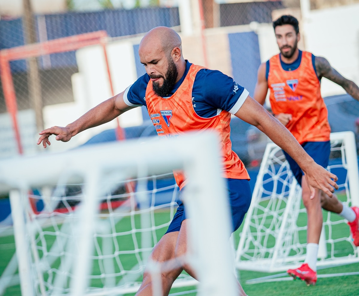 Fortaleza x Sport: onde assistir ao vivo, escalações e tudo sobre o duelo do Brasileirão. Imagem: Mateus Lotif/FEC