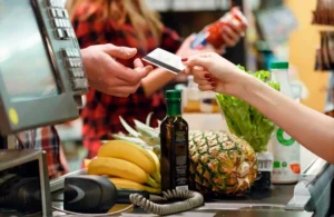Mudanças no vale-alimentação devem ser anunciadas em outubro