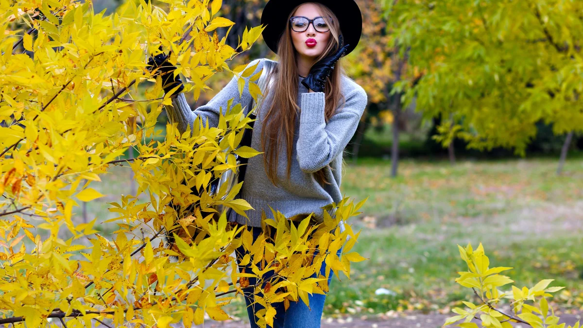 Mulher feliz na natureza