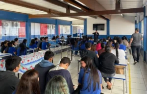 Procon-MT promove palestra sobre proteção de dados e cyberbullying em escolas