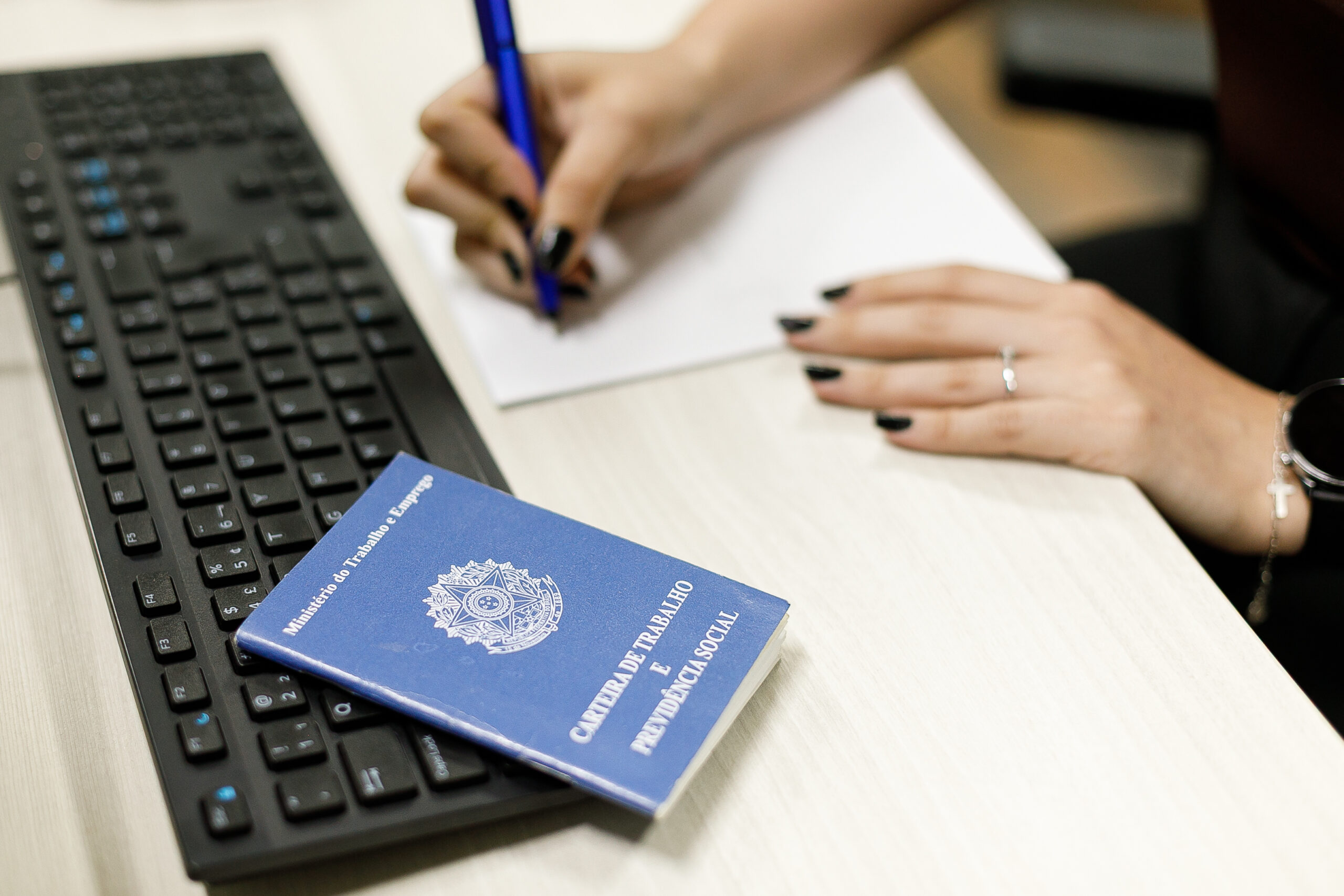 Novembro inicia com 463 vagas de empregos formais em Várzea Grande