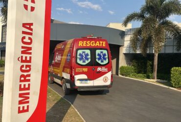 Vítima de 26 anos não resistiu após colisão entre motocicleta e caminhão no Setor Industrial; caso segue em investigação