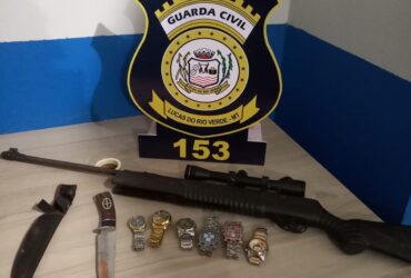 Abordagem da Guarda Civil Municipal resultou em auto de infração por alcoolemia e apreensão de itens suspeitos; caso foi encaminhado à Delegacia para providências legais.