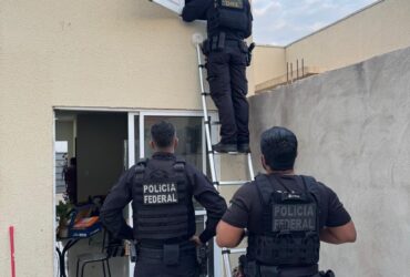 Mandados foram cumpridos em Mato Grosso, Goiás e Distrito Federal; rede criminosa movimentava drogas e armas vindas da Bolívia