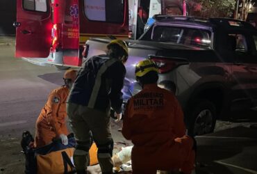 Acidente foi registrado na noite de domingo na avenida dos Eucaliptos; vítima sofreu escoriações e foi encaminhada ao PAM