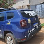 Após discussão com o filho, suspeito ofendeu e ameaçou de morte um agente da Guarda Civil Municipal; prisão exigiu uso de força progressiva e spray de pimenta.