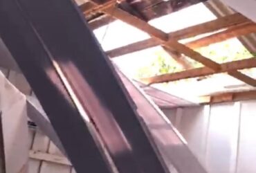 Fortes ventos destelharam casas e derrubaram árvores na tarde de domingo (28); ninguém ficou ferido