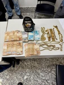 Força Tática prende trio com semijoias e drogas em Várzea Grande