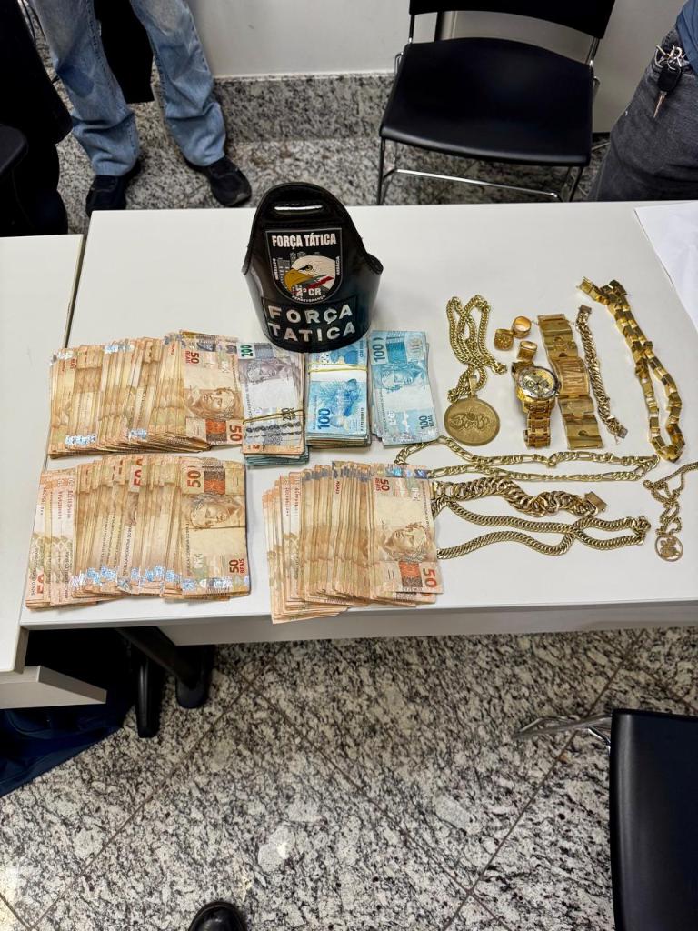 Força Tática prende trio com semijoias e drogas em Várzea Grande