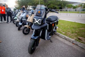 Yadea apresenta scooter no Festival Moto Brasil e recebe aprovação do público