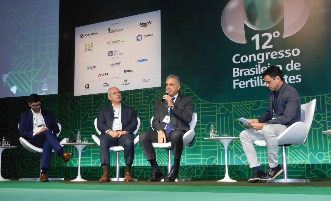 Acordo com iniciativa privada deve aprimorar negociação de fertilizantes