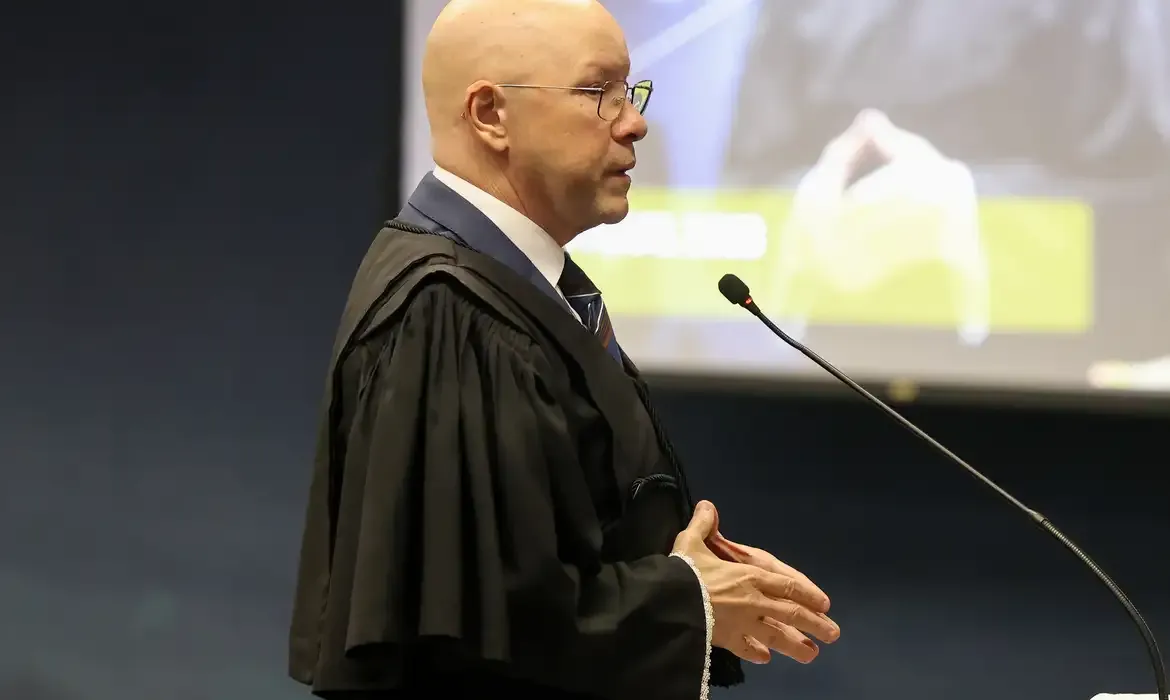 Defesa nega que ex-comandante da Marinha tenha apoiado golpe