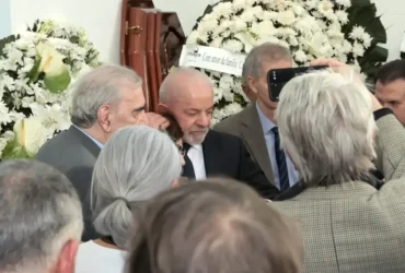 Lula homenageia Mino Carta como maior jornalista brasileiro
