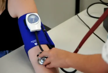 Pressão 12 por 8 agora é classificada como pré-hipertensão