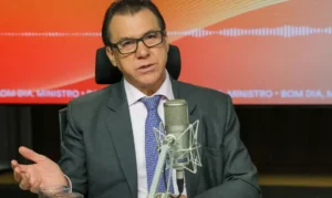 Marinho defende mobilização popular contra escala 6 por 1