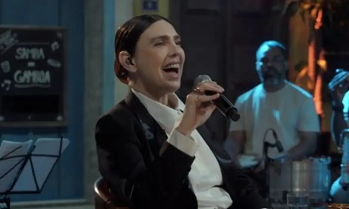 Adriana canta Lupicínio Rodrigues em homenagem no Samba na Gamboa