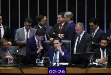 PEC da blindagem é aprovada na Câmara e segue para análise no Senado