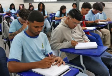 Pé-de-Meia inicia pagamento da 7ª parcela para estudantes do ensino médio