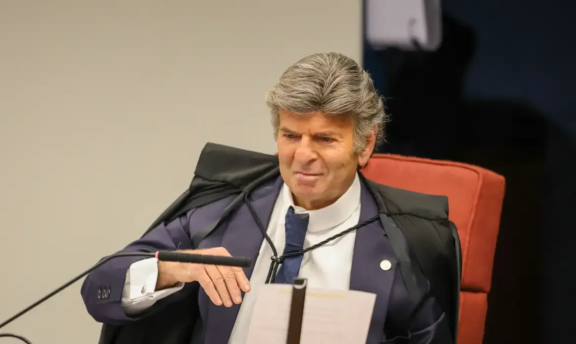 Fux afirma que competência do STF não inclui julgamento político de Bolsonaro